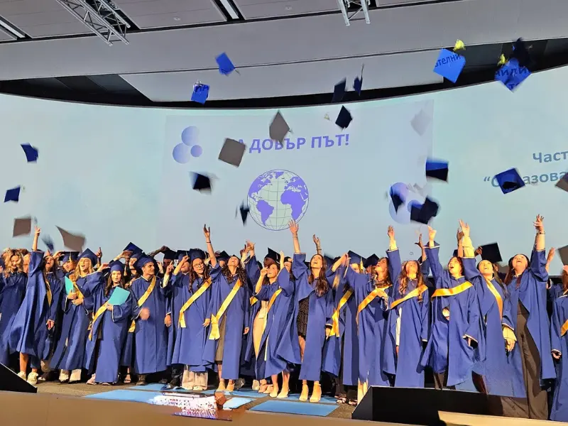 Новата IB гимназия в София - "Образователни технологии" 2 edutech 3 e-xplore.education